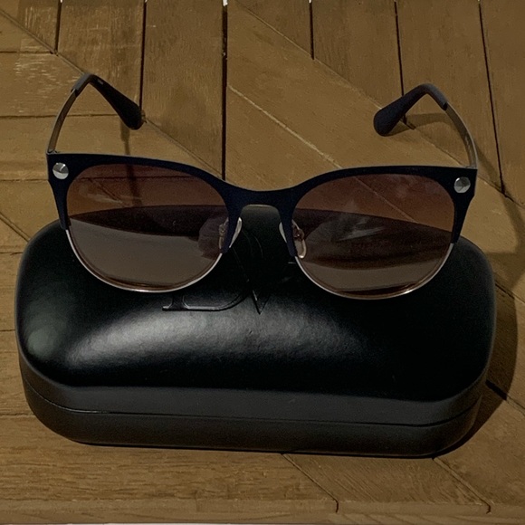 Diane Von Furstenberg Sunglasses - Picture 2 of 7